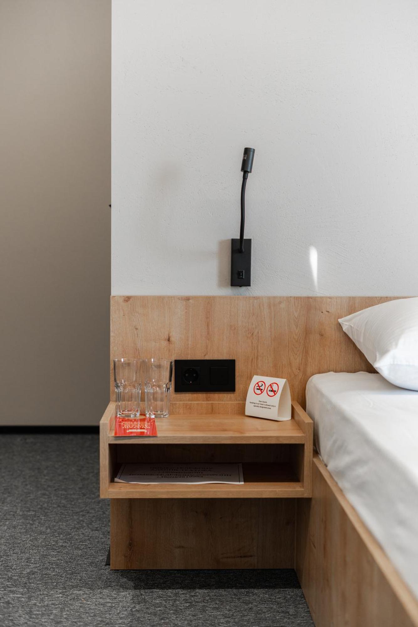 Hotel Miramar Smart Room โคเวล ภายนอก รูปภาพ