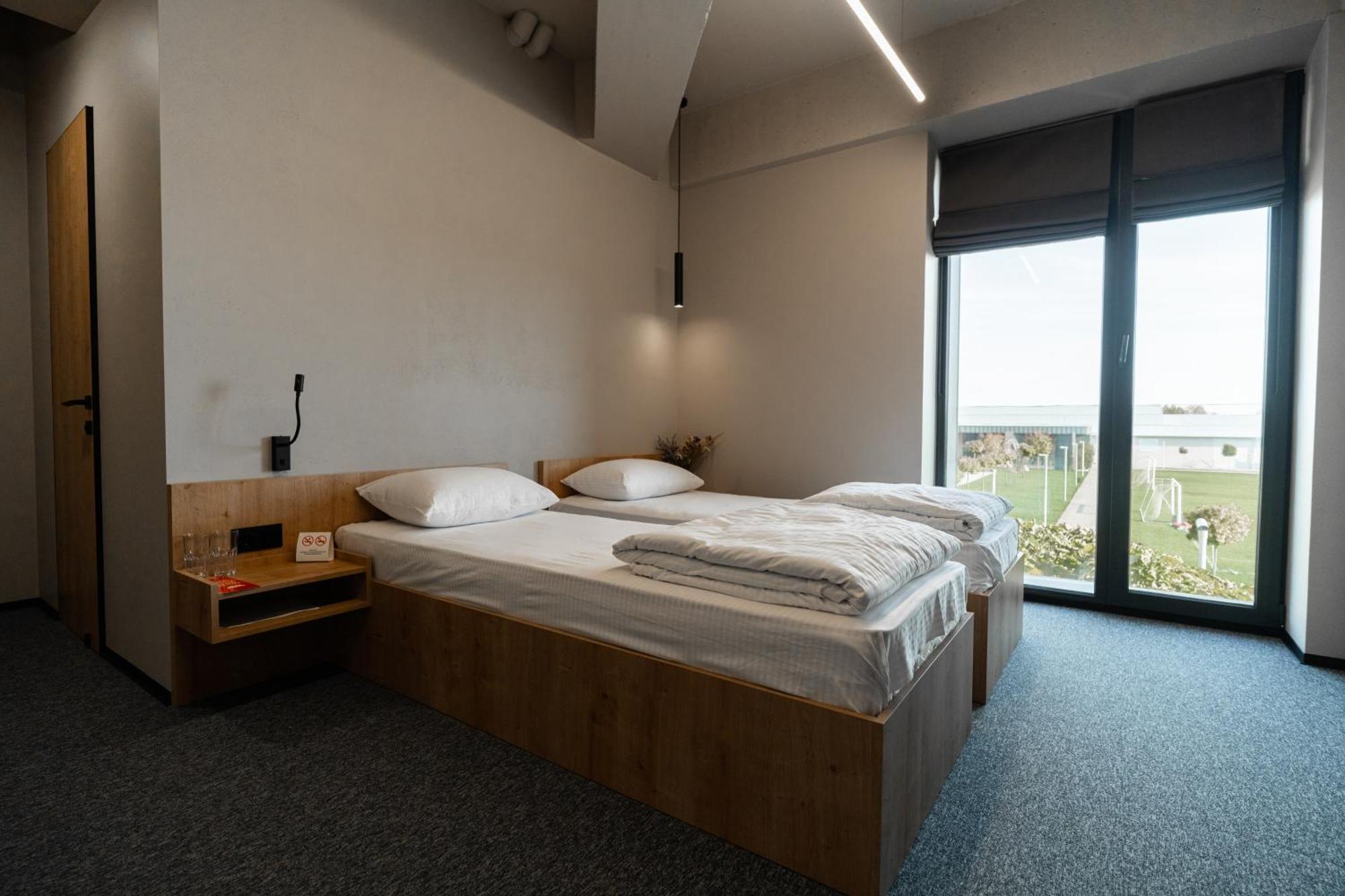 Hotel Miramar Smart Room โคเวล ภายนอก รูปภาพ